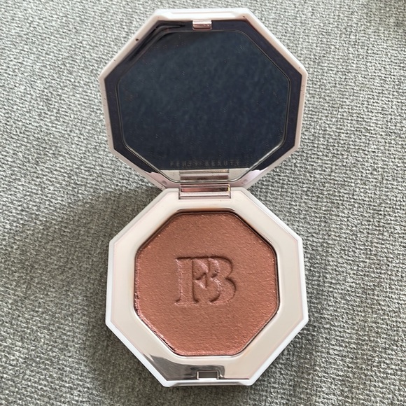 Fenty Beauty Makeup Fenty Beauty Freestyle Highlighter Shade